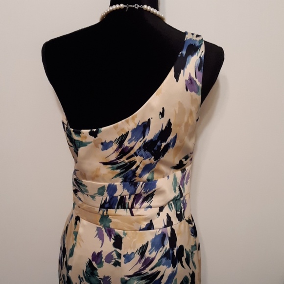 Dress - Picture 4 of 4